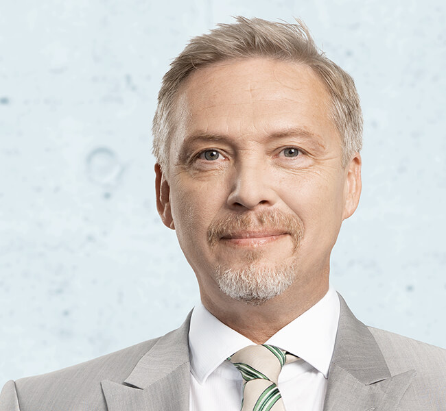 Dr.  Gerhard  Michael (Partner)