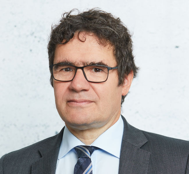 Dr. Florian  Hartl LL.M.  (Partner)