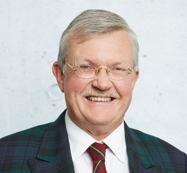 Prof.  Dr.  Ulrich  v. Jeinsen (Partner)