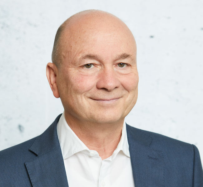 Dr.  Volker Müller (Partner)