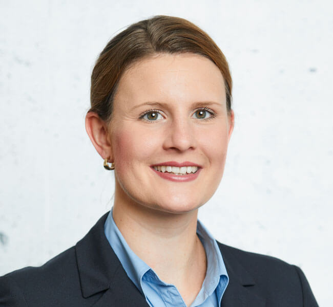 Dr.  Jennifer  Rasche (Partnerin)