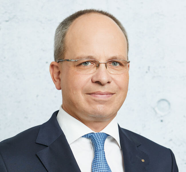 Dr. Stefan  Sasse  (Partner)