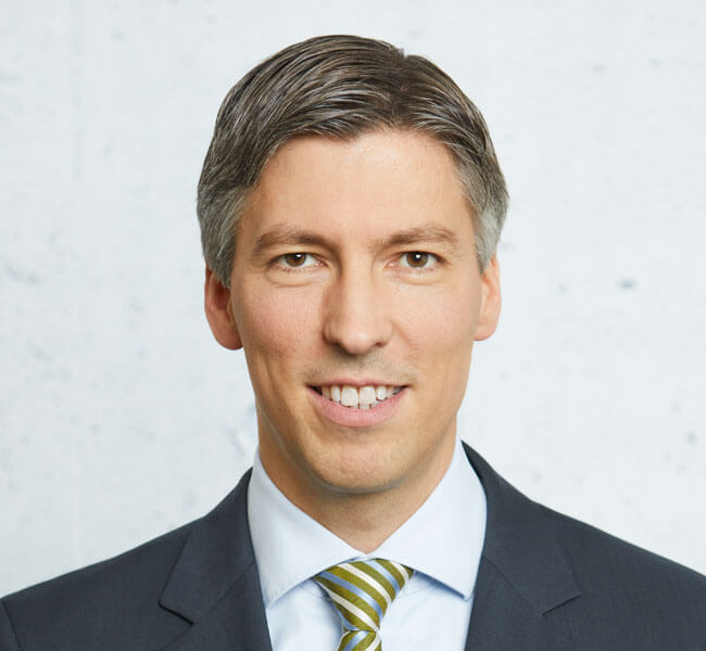 Dr.  Sebastian  Scherrer (Partner)